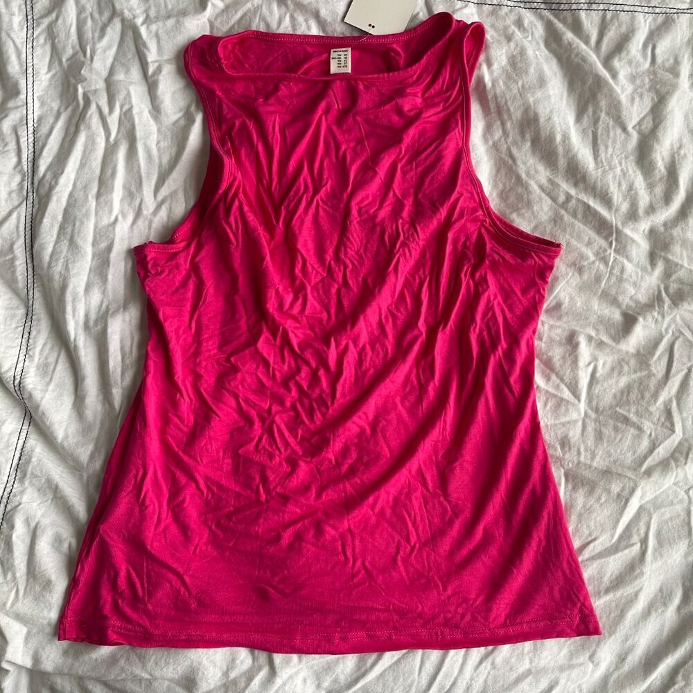 Casual Cut Out Sleeveless Round Neck Slim Fitted Tank Top Hot Pink - Picture 5 of 6